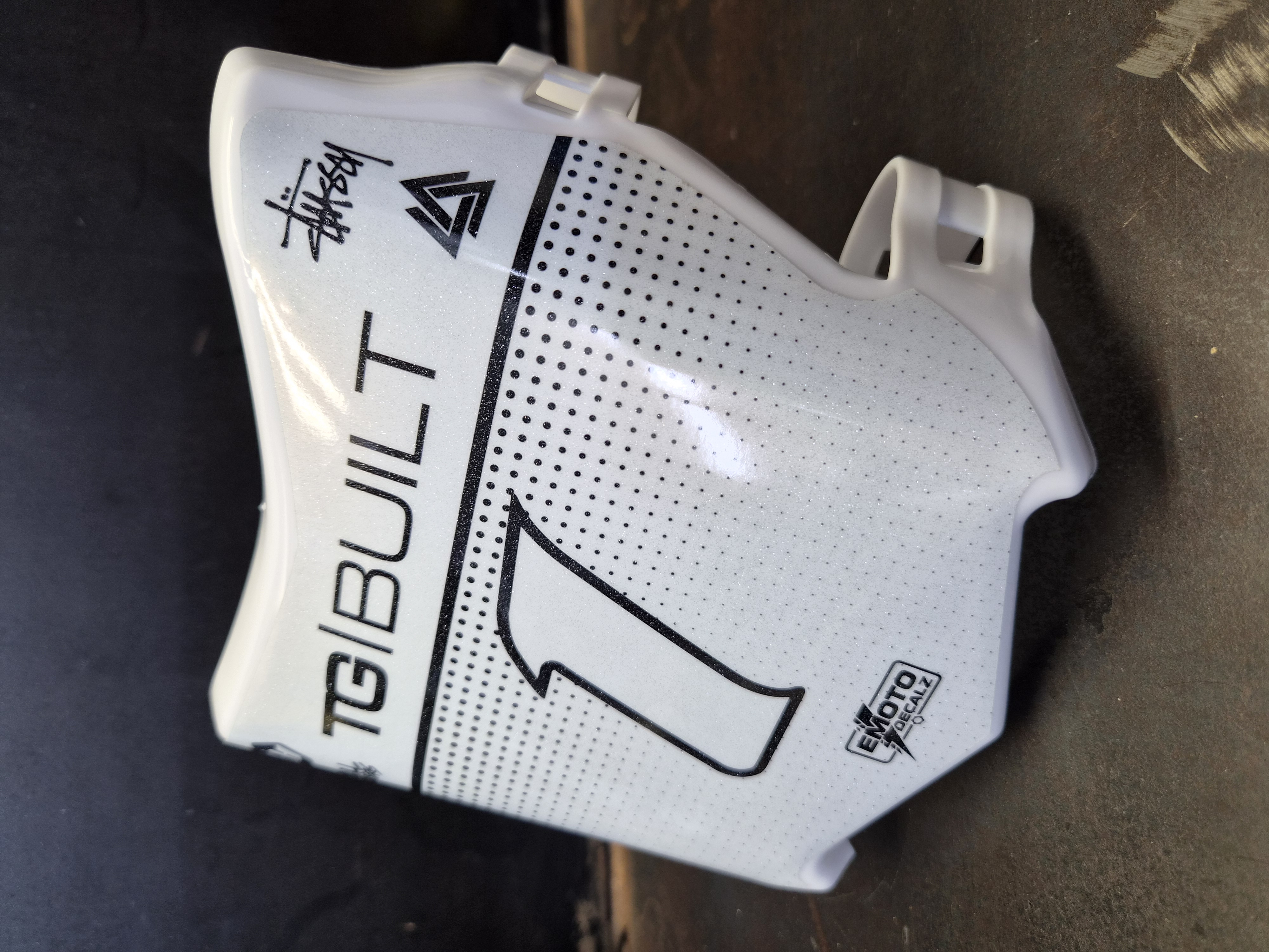 White Motocutz 